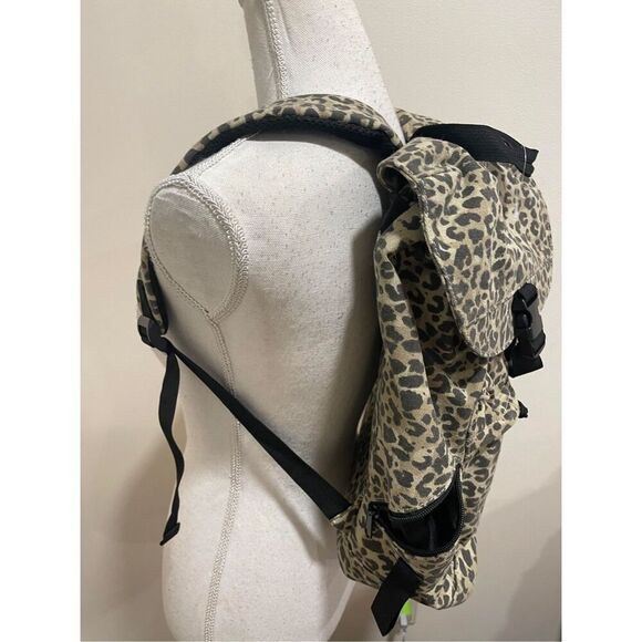 New Urban Outfitters UO Leopard Print Backpack - Picture 6 of 9